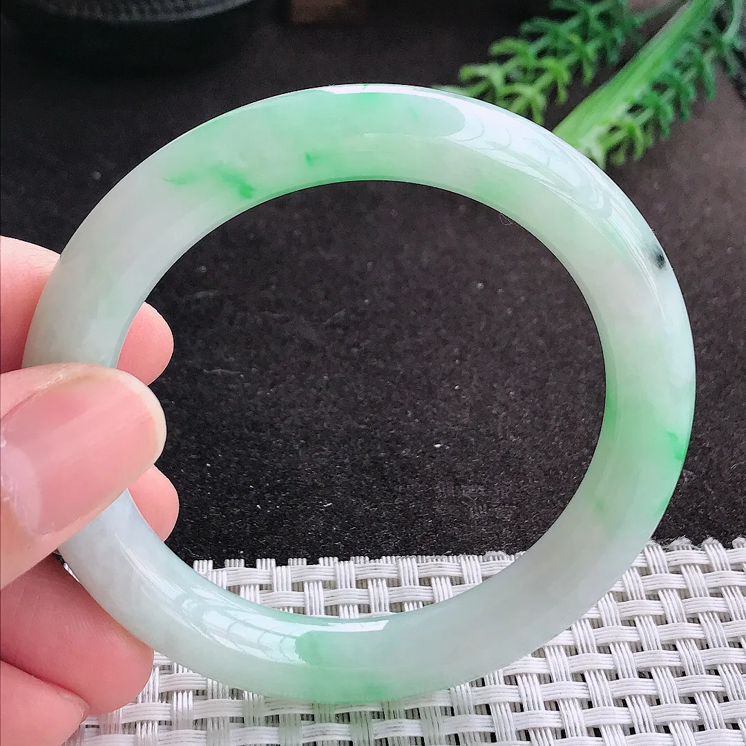 天然A货翡翠54.5/10.1/9.6老坑精美冰润飘阳绿圆条手镯翡翠玉镯
