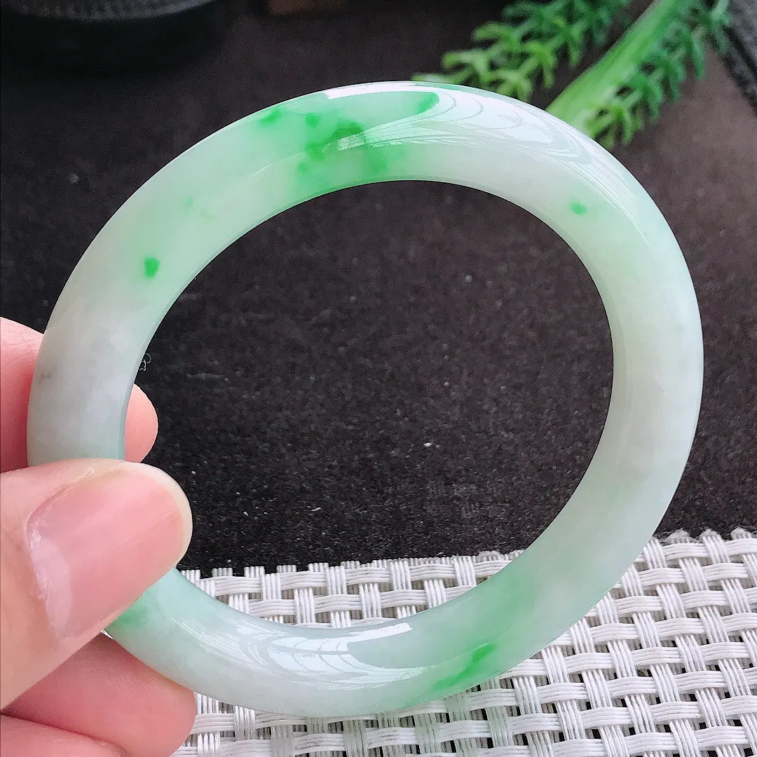 天然A货翡翠54.5/10.1/9.6老坑精美冰润飘阳绿圆条手镯翡翠玉镯