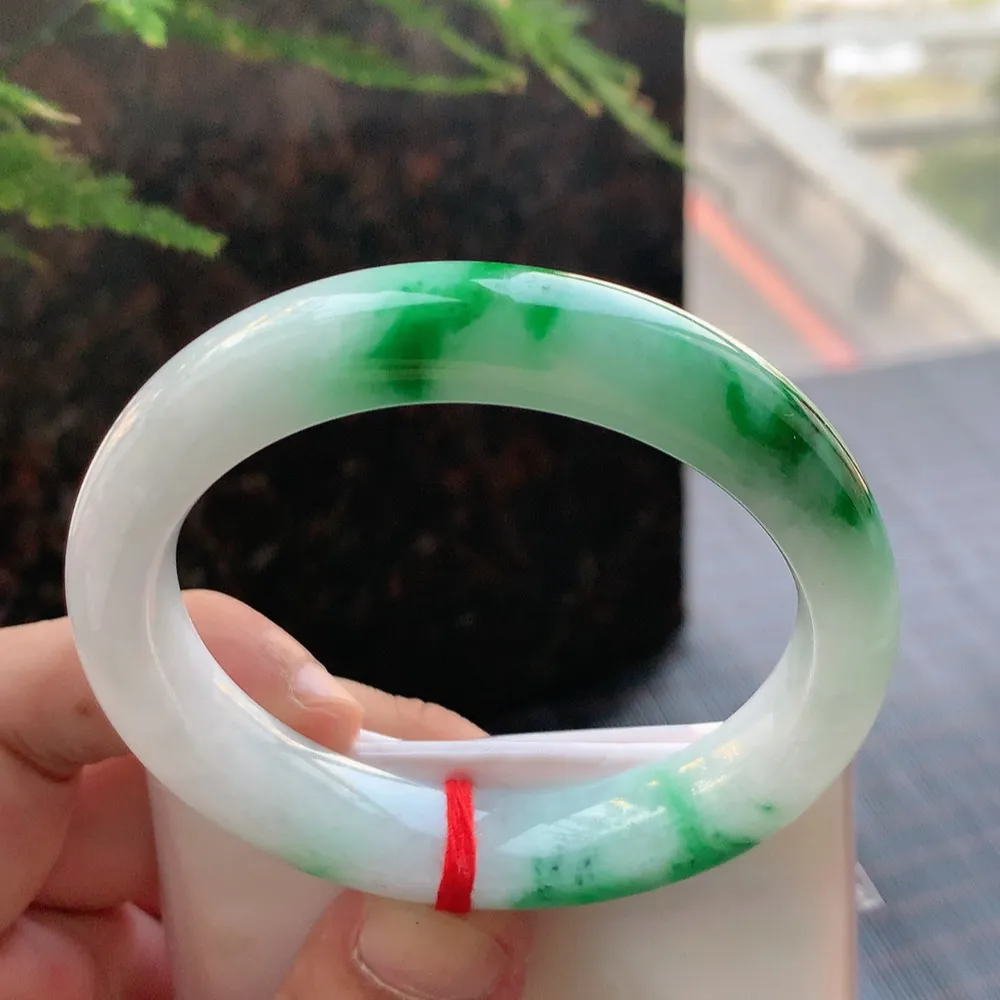 正圈冰糯翠绿 无瑕 尺寸:55.2/12.2/8,4 色好