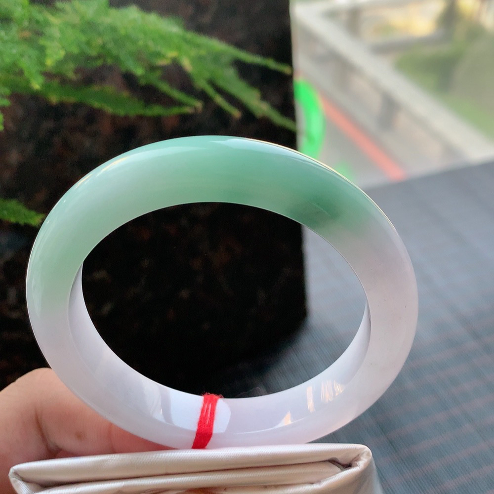 正圈冰糯春彩 无瑕 尺寸:56.1/11.4/8.9 色好