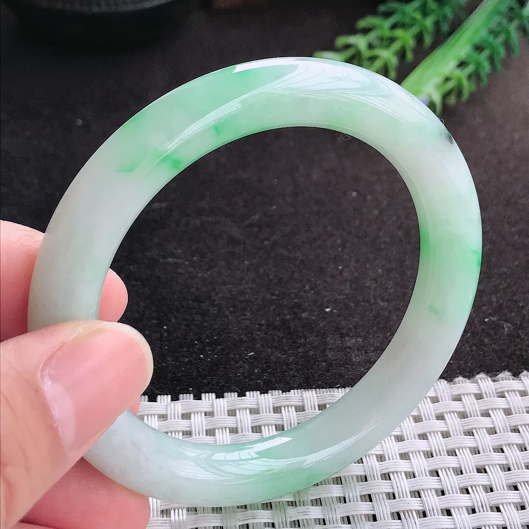 天然A货翡翠54.5/10.1/9.6老坑精美冰润飘阳绿圆条手镯翡翠玉镯