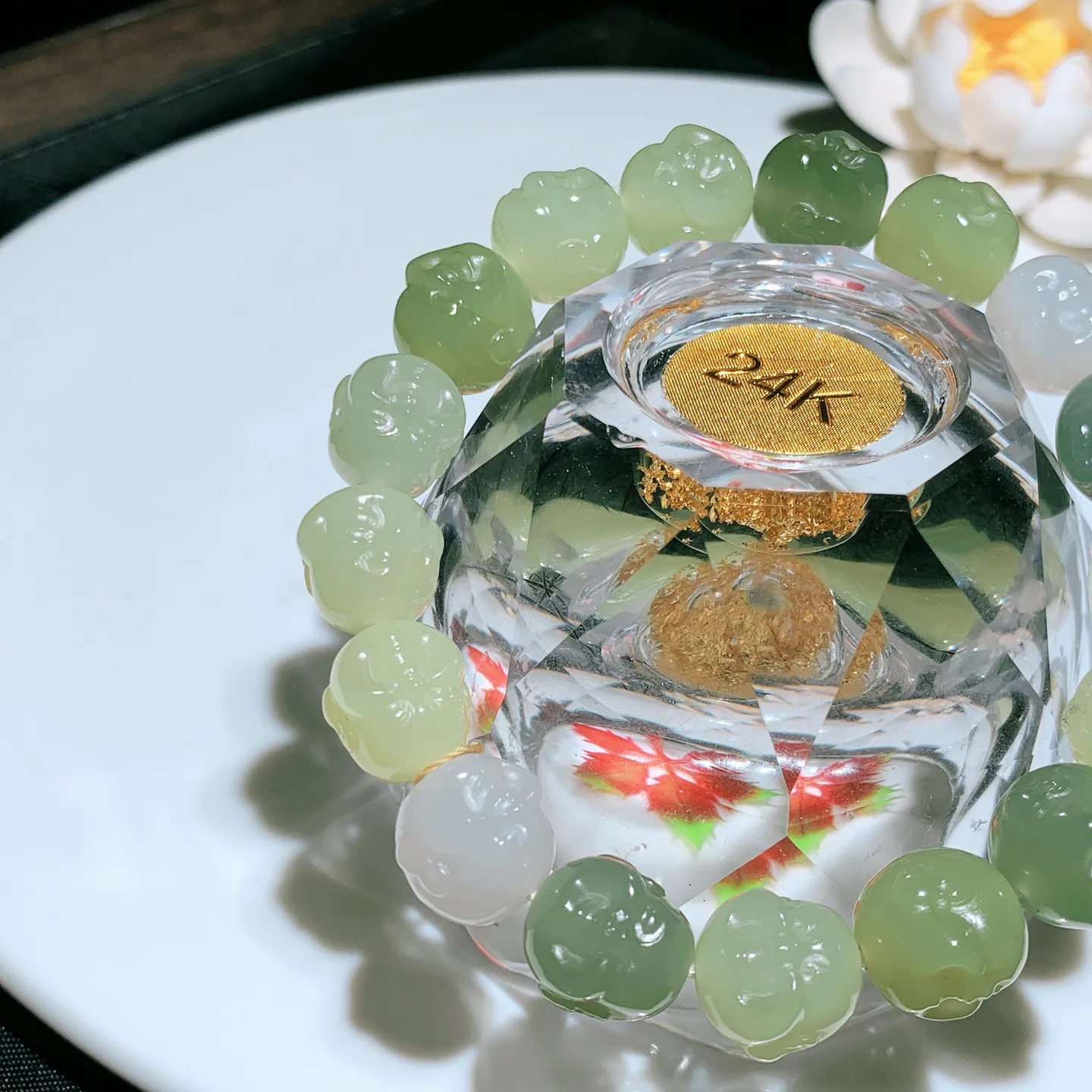 新疆和田玉多宝佛引福来佛头手串。单颗尺寸12/11重37.7克。玉质细腻油润。手推出油。佩戴高端典雅。lt251209