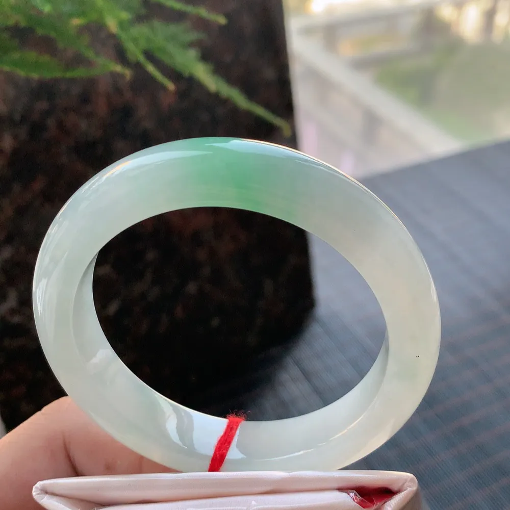 正圈冰绿 无瑕 尺寸:55.9/12.7/9.1 冰润