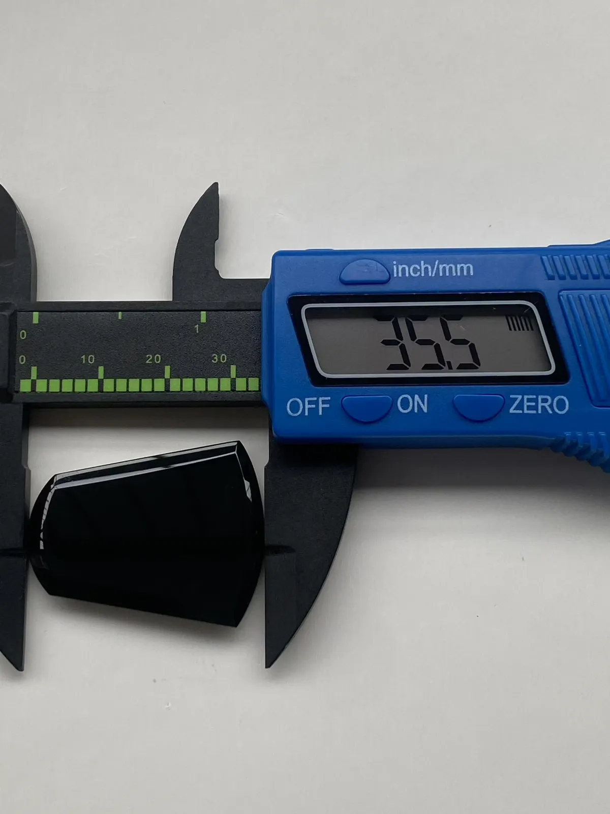 墨翠【平安无事牌】细腻干净，黑度好、性价比高，雕工精湛，打灯透绿‘