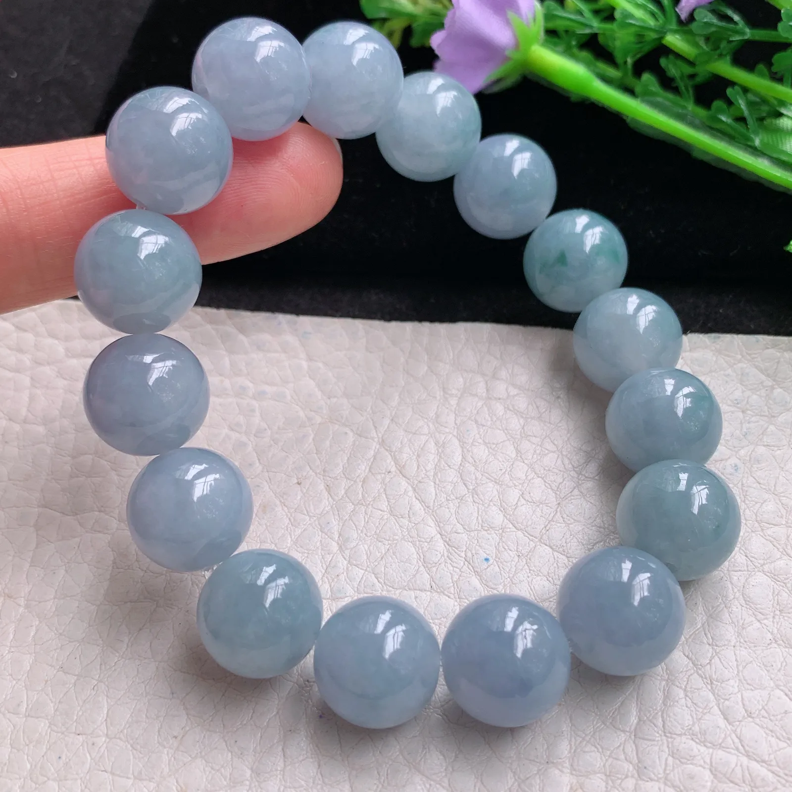 qz实拍13.2mm缅甸翡翠a货精雕紫罗兰贵气圆珠玉手链 玉手串