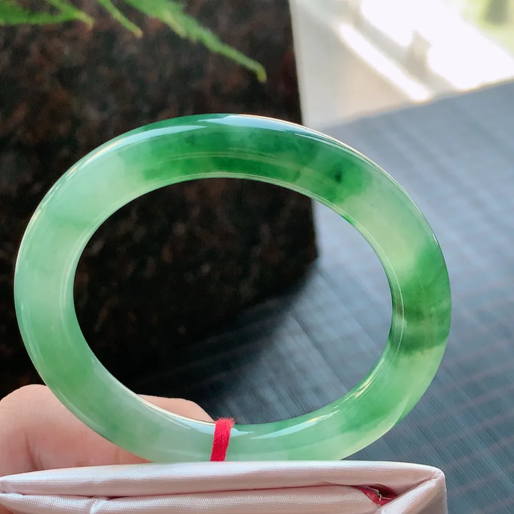 圆条冰绿 无瑕 尺寸:53.2/9.1 种色兼备