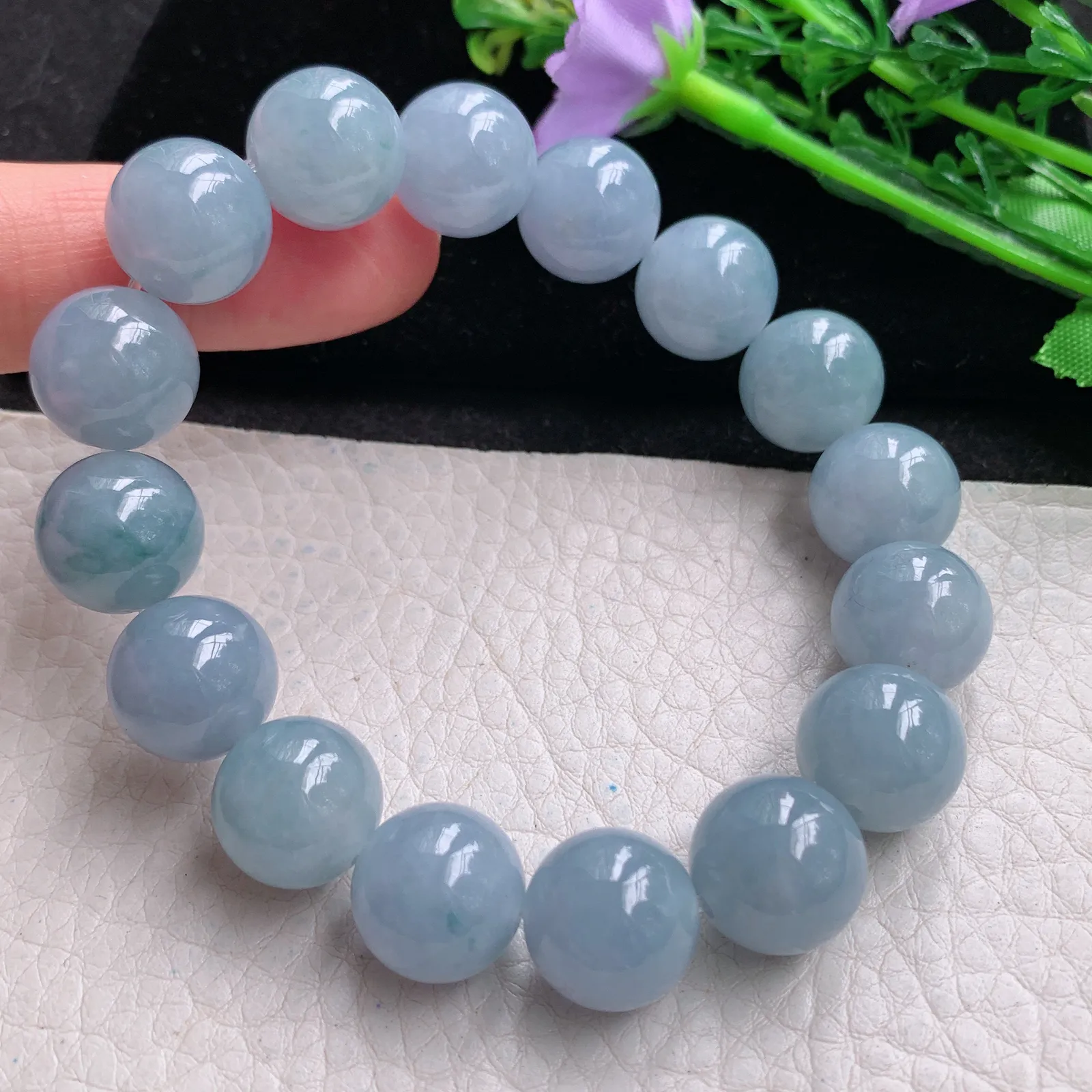 qz实拍13.2mm缅甸翡翠a货精雕紫罗兰贵气圆珠玉手链 玉手串