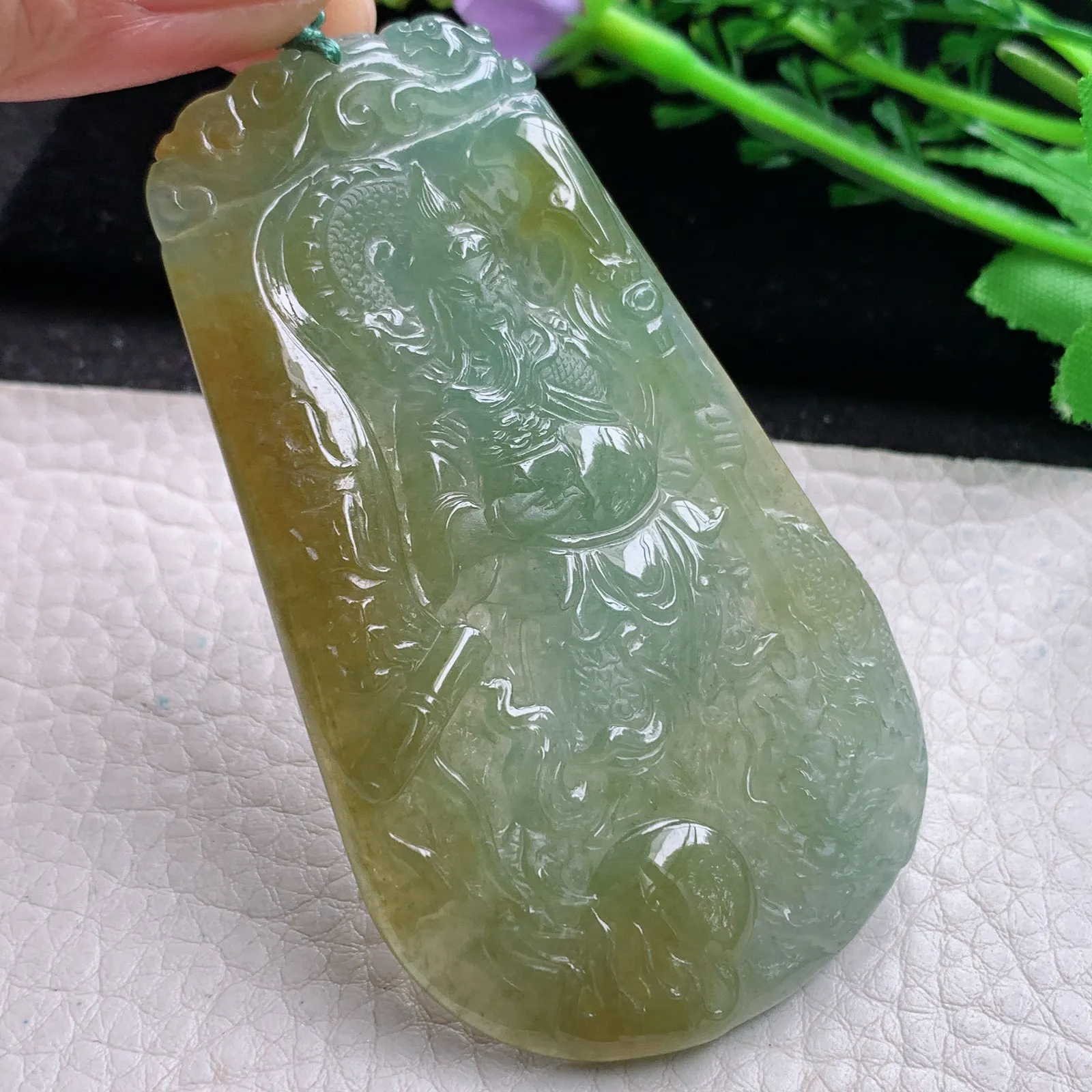yn实拍74.8*43*5.8缅甸翡翠a货精雕黄加绿御龙关公 玉关公玉吊坠 玉挂件