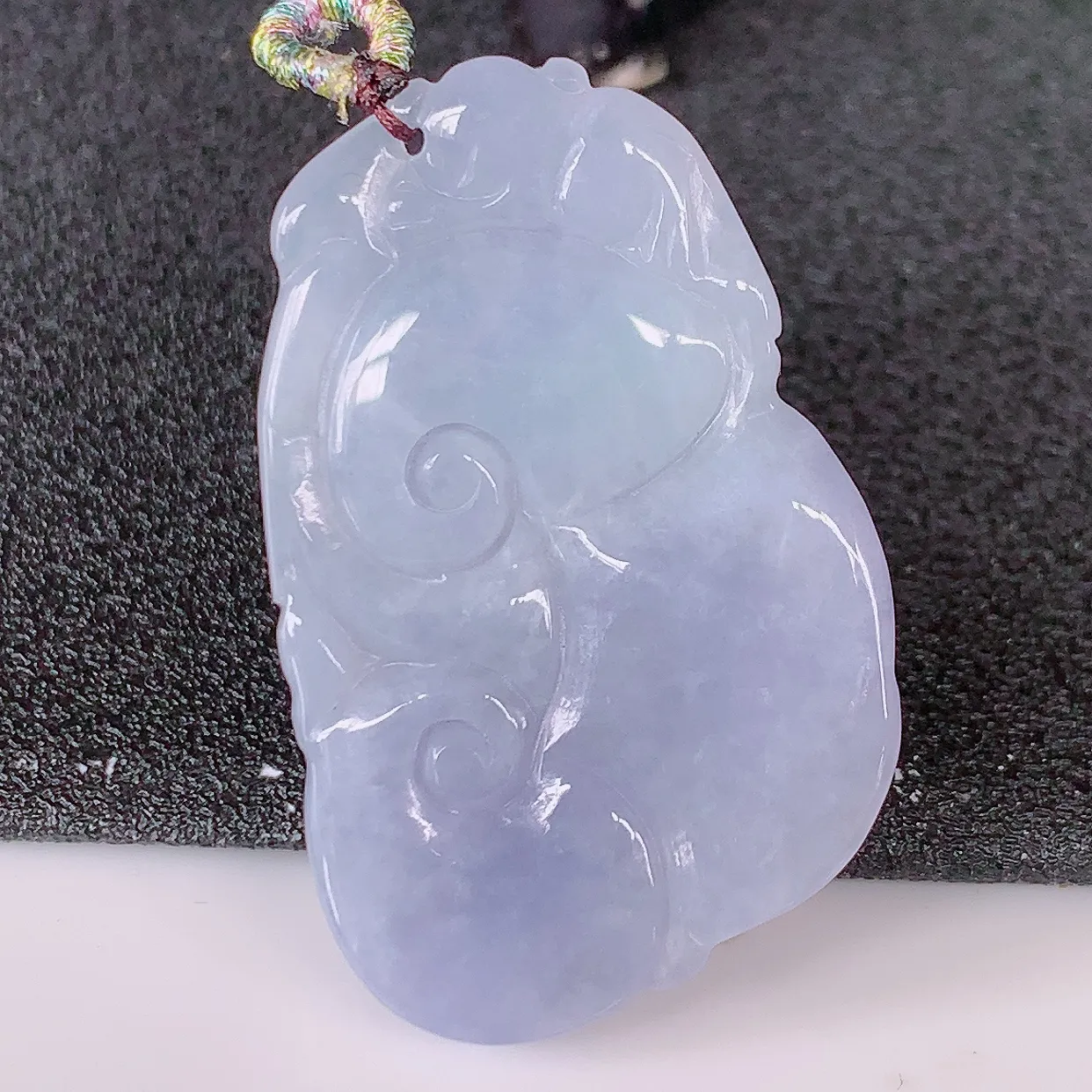 自然光实拍，冰润紫罗兰翡翠如意吊坠，上身效果非常美，饱满大气，工艺美，万事如意，如意一生，#57.9