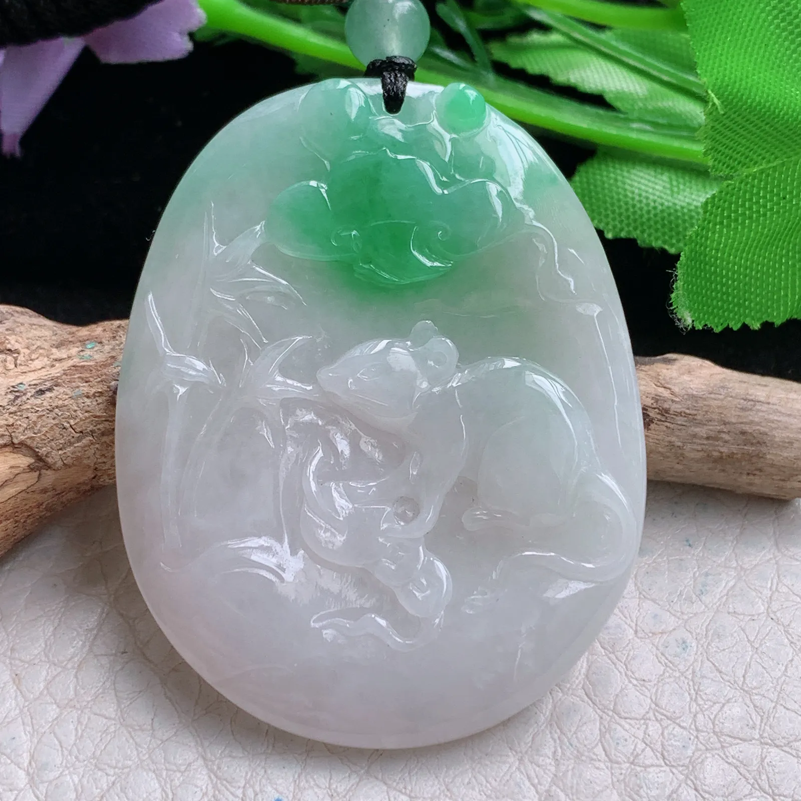 bg实拍49.5*38.9*5缅甸翡翠a货精雕飘绿招财鼠 生肖鼠玉吊坠 玉挂件