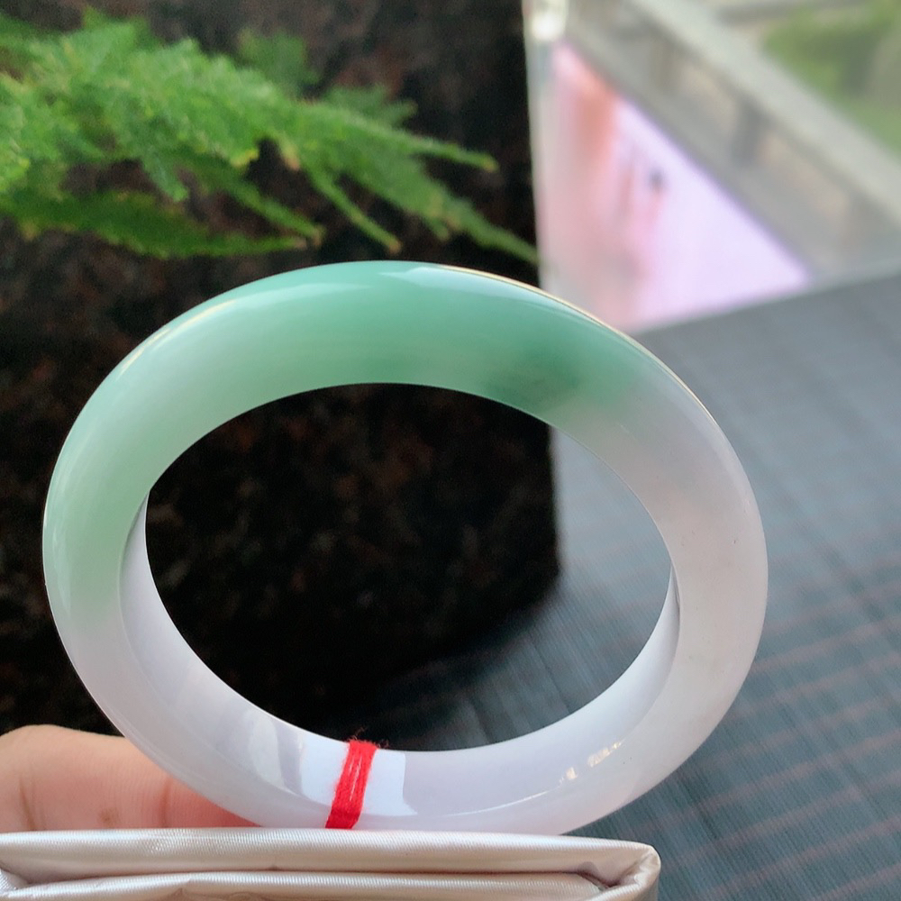 正圈冰糯春彩 无瑕 尺寸:56.1/11.4/8.9 色好