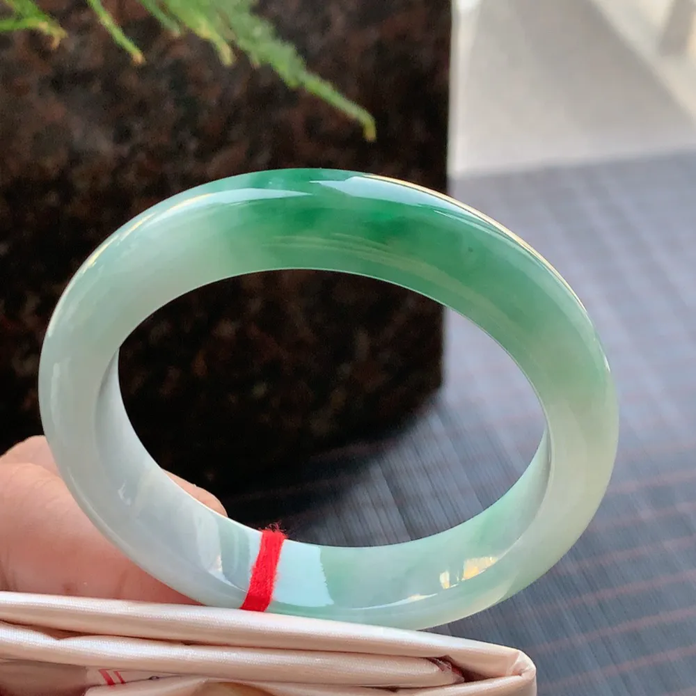 正圈冰糯翠绿 微细线 尺寸:55.1/12.1/8.2 色好🥰🥰