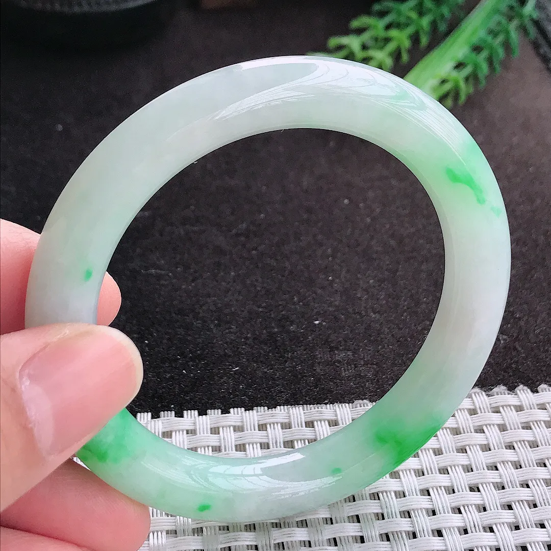 天然A货翡翠54.5/10.1/9.6老坑精美冰润飘阳绿圆条手镯翡翠玉镯