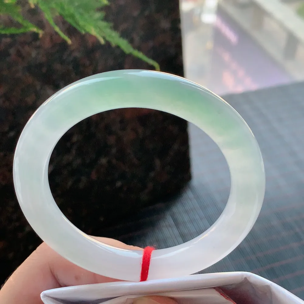 圆条冰玻绿 无瑕 尺寸:59.3/10.5 种色兼备