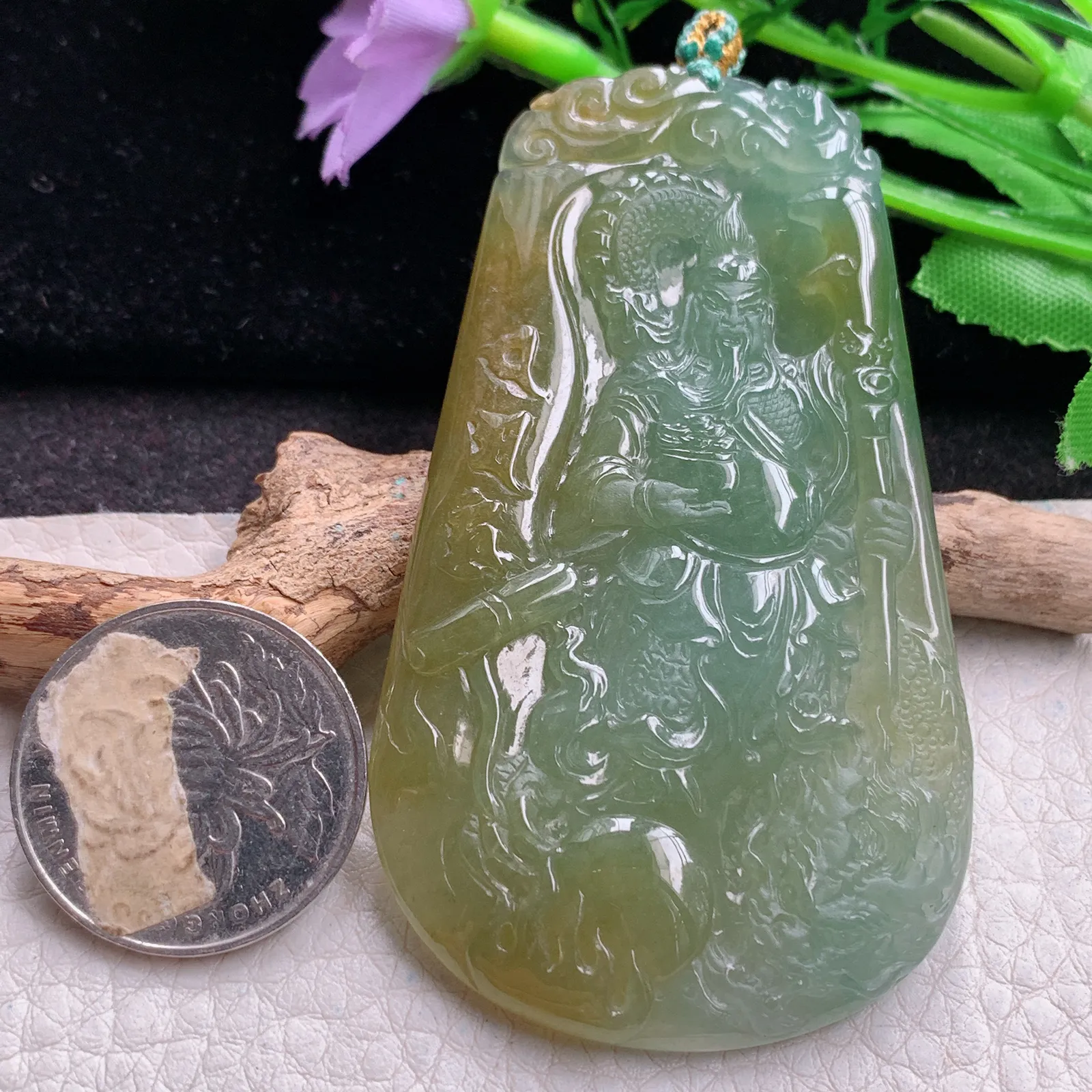 yn实拍74.8*43*5.8缅甸翡翠a货精雕黄加绿御龙关公 玉关公玉吊坠 玉挂件