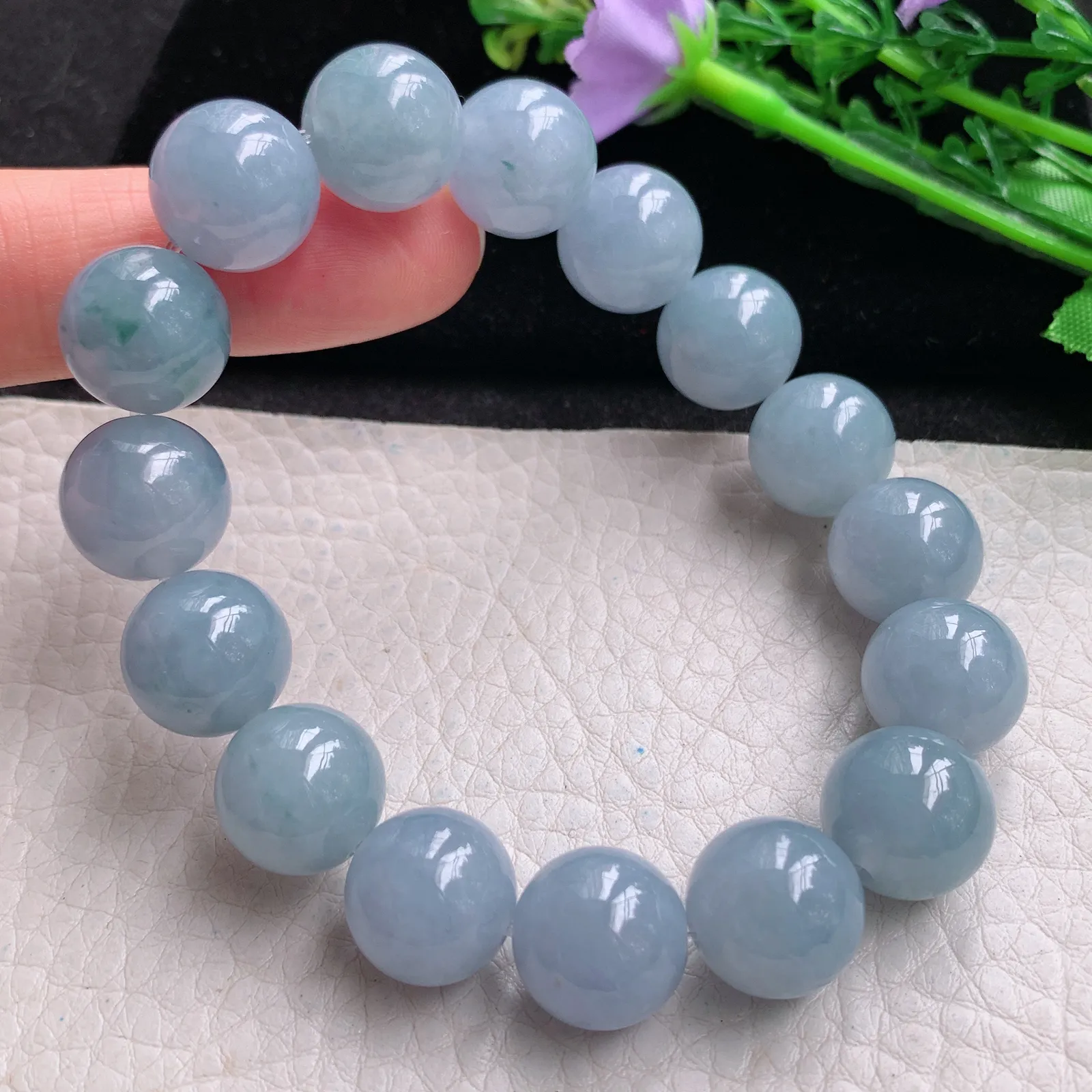 qz实拍13.2mm缅甸翡翠a货精雕紫罗兰贵气圆珠玉手链 玉手串