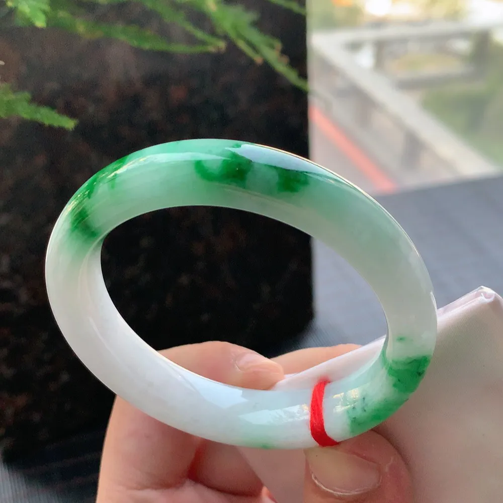 正圈冰糯翠绿 无瑕 尺寸:55.2/12.2/8,4 色好