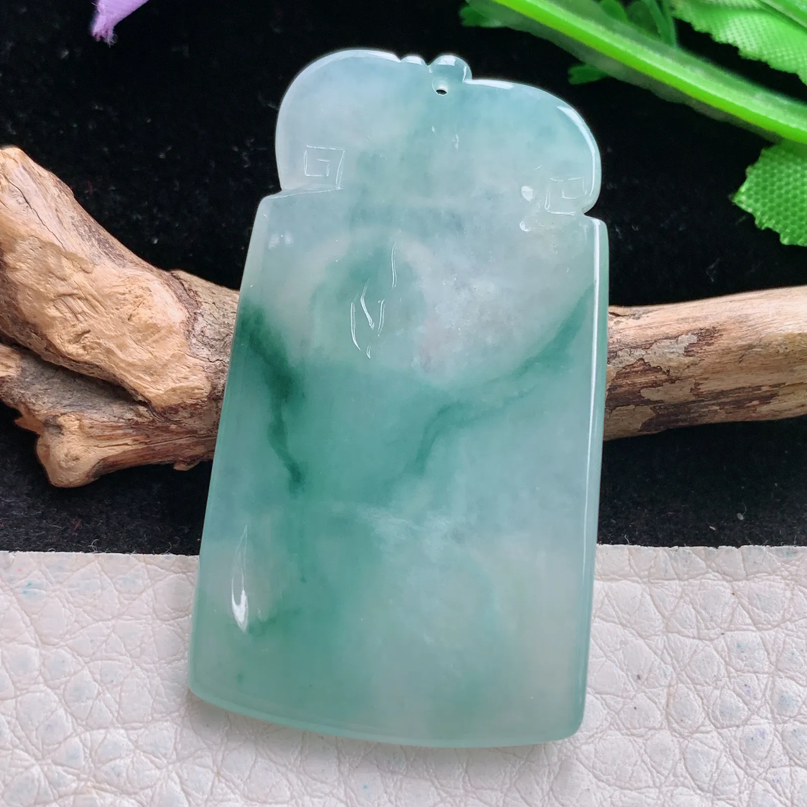 yn实拍48*27*4.4缅甸翡翠a货精雕冰飘蓝花虚空藏菩萨玉吊坠 玉挂件