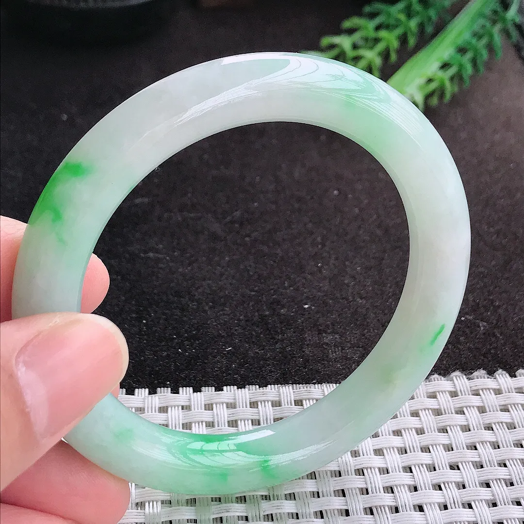 天然A货翡翠54.5/10.1/9.6老坑精美冰润飘阳绿圆条手镯翡翠玉镯