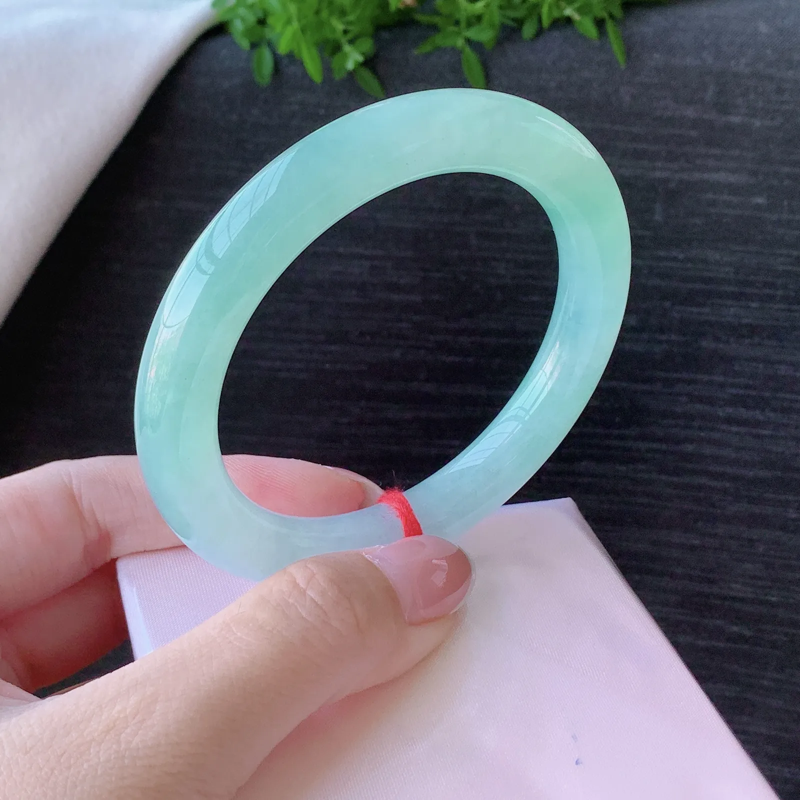 56圈口冰晴水圆条手镯，底色漂亮，冰清玉洁，卡56-10-10