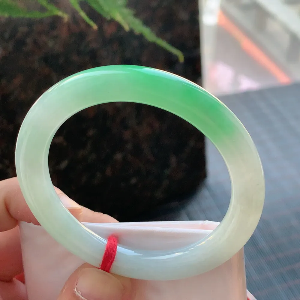 圆条冰阳绿 无瑕 尺寸:53.5/9.1 色好