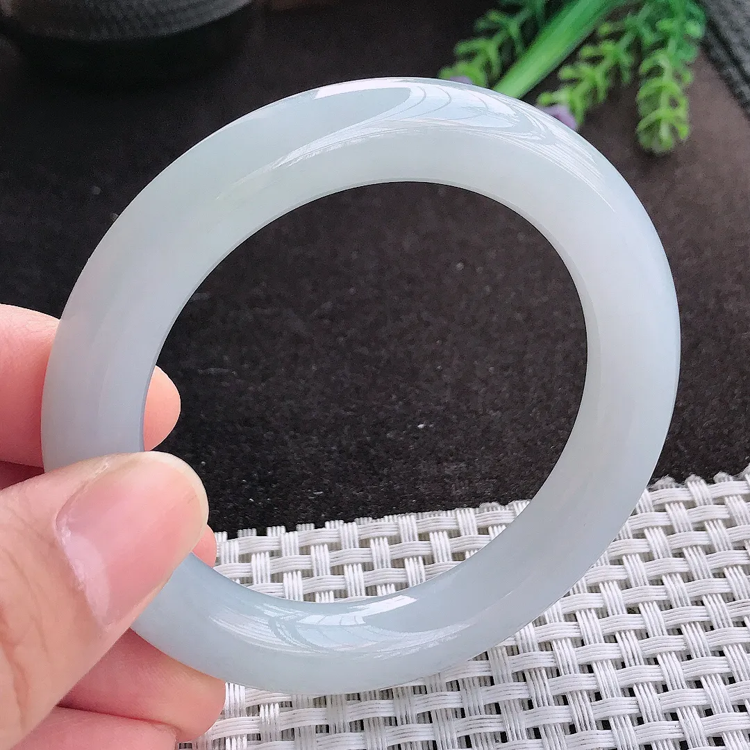 天然A货翡翠53.5/10.8老坑秀气冰胶晴水圆条手镯翡翠玉镯