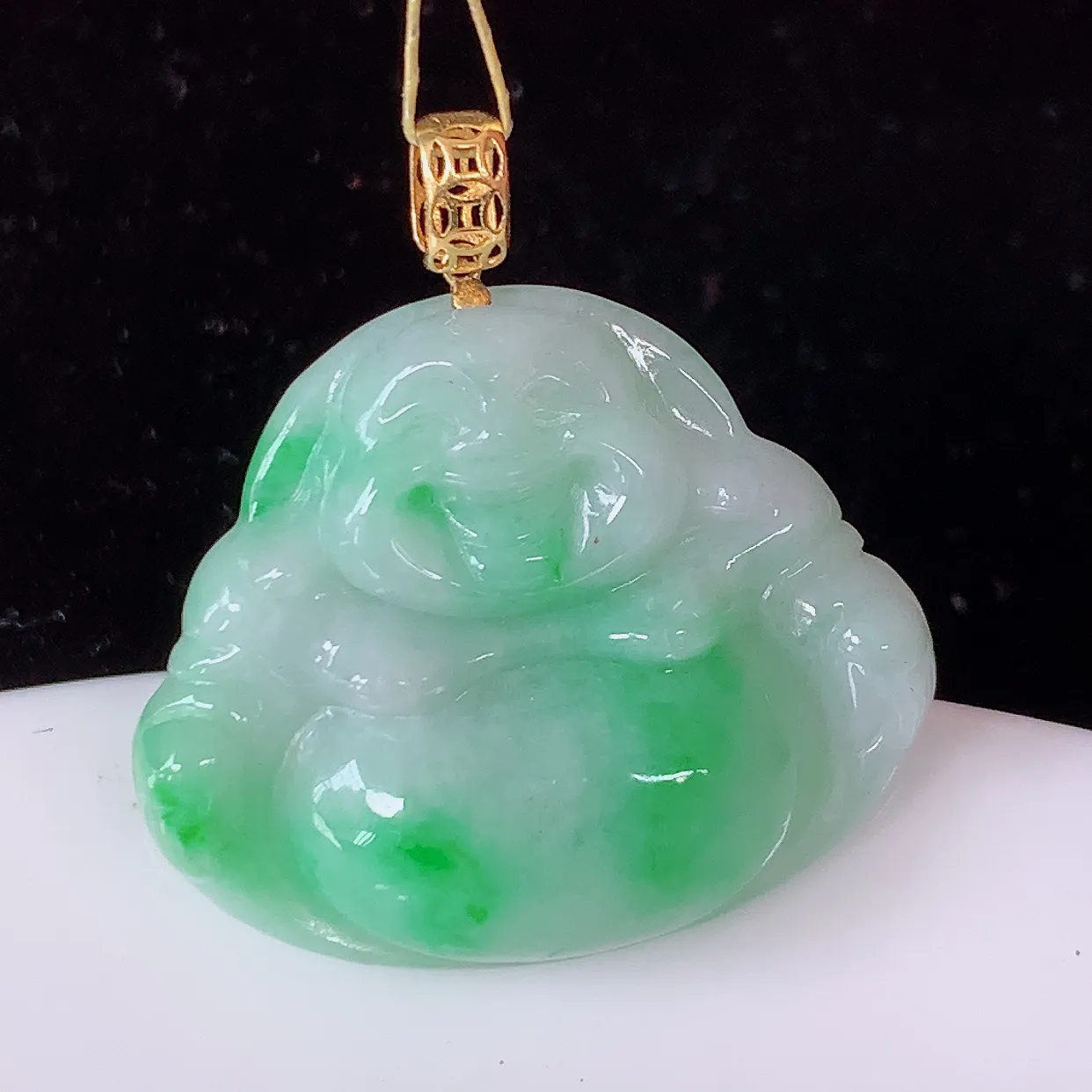 18K金镶嵌冰润飘绿翡翠佛公吊坠，玉笑佛，饱满，开脸喜庆，配戴优雅迷人！#35.9