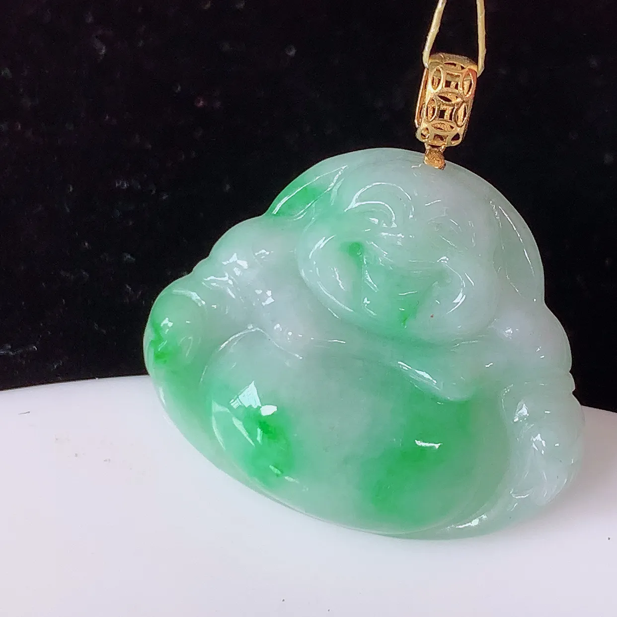 18K金镶嵌冰润飘绿翡翠佛公吊坠，玉笑佛，饱满，开脸喜庆，配戴优雅迷人！#35.9