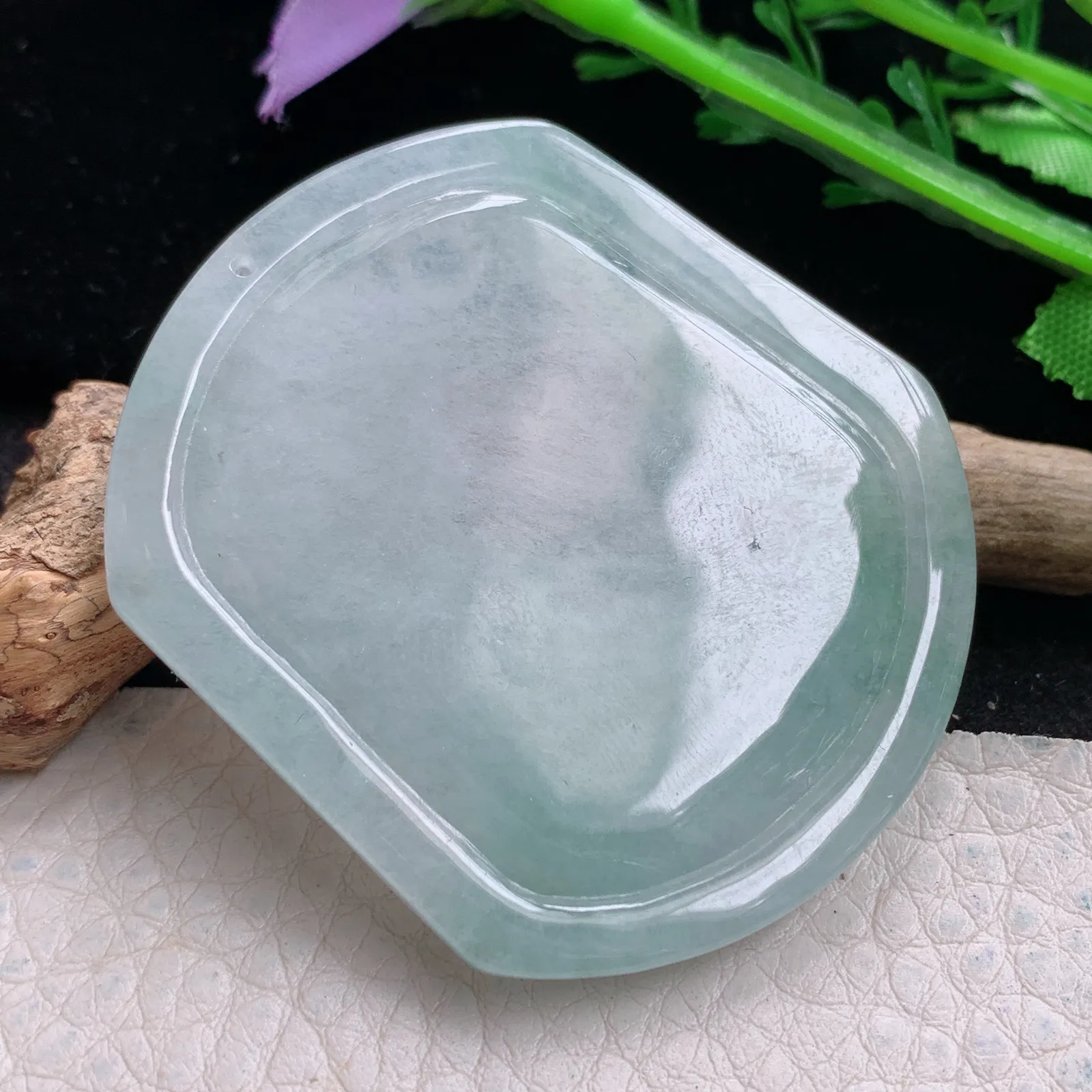 yn实拍50*43.5*5.5缅甸翡翠a货精雕飘绿花上山虎 生肖虎玉吊坠 玉挂件