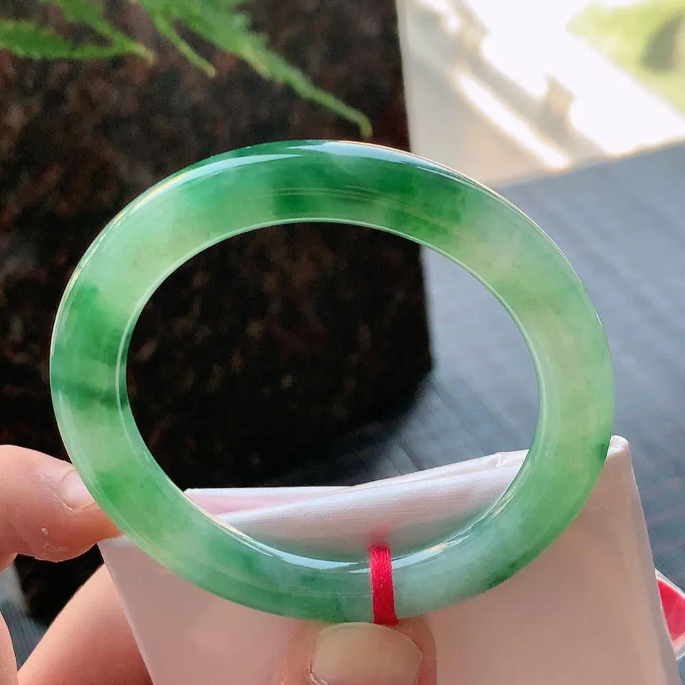 圆条冰绿 无瑕 尺寸:53.2/9.1 种色兼备