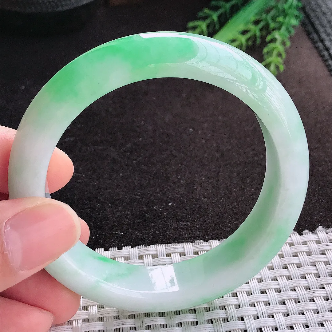 天然A货翡翠57.5/15/9.1老坑精美温苹果绿轮胎手镯宽边玉镯