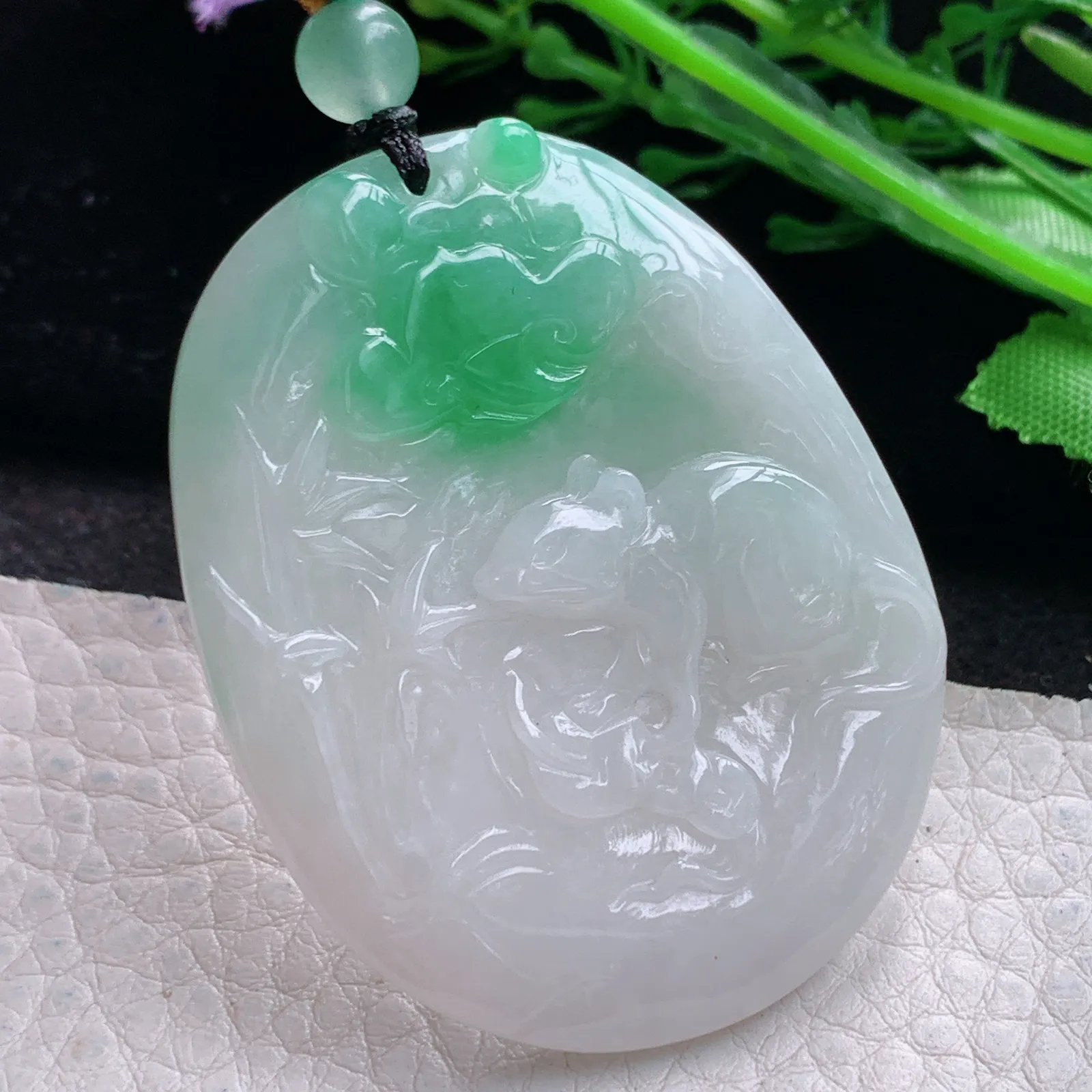 bg实拍49.5*38.9*5缅甸翡翠a货精雕飘绿招财鼠 生肖鼠玉吊坠 玉挂件