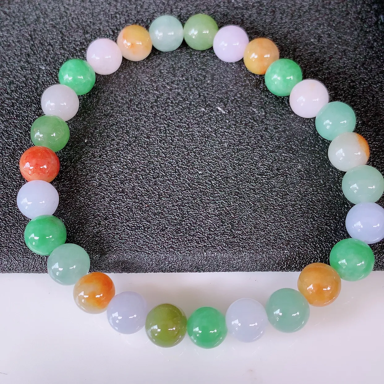 自然光实拍，冰润多宝翡翠手链，多彩翡翠手串，颜色丰富，料子细腻，高档大气，自戴送礼佳品！#46.9取一尺寸7.2mm