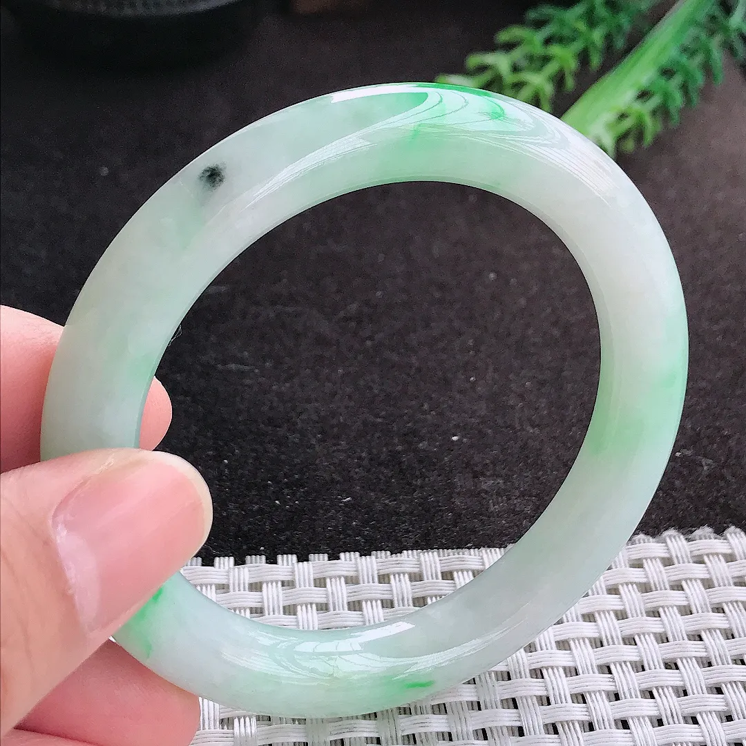 天然A货翡翠54.5/10.1/9.6老坑精美冰润飘阳绿圆条手镯翡翠玉镯