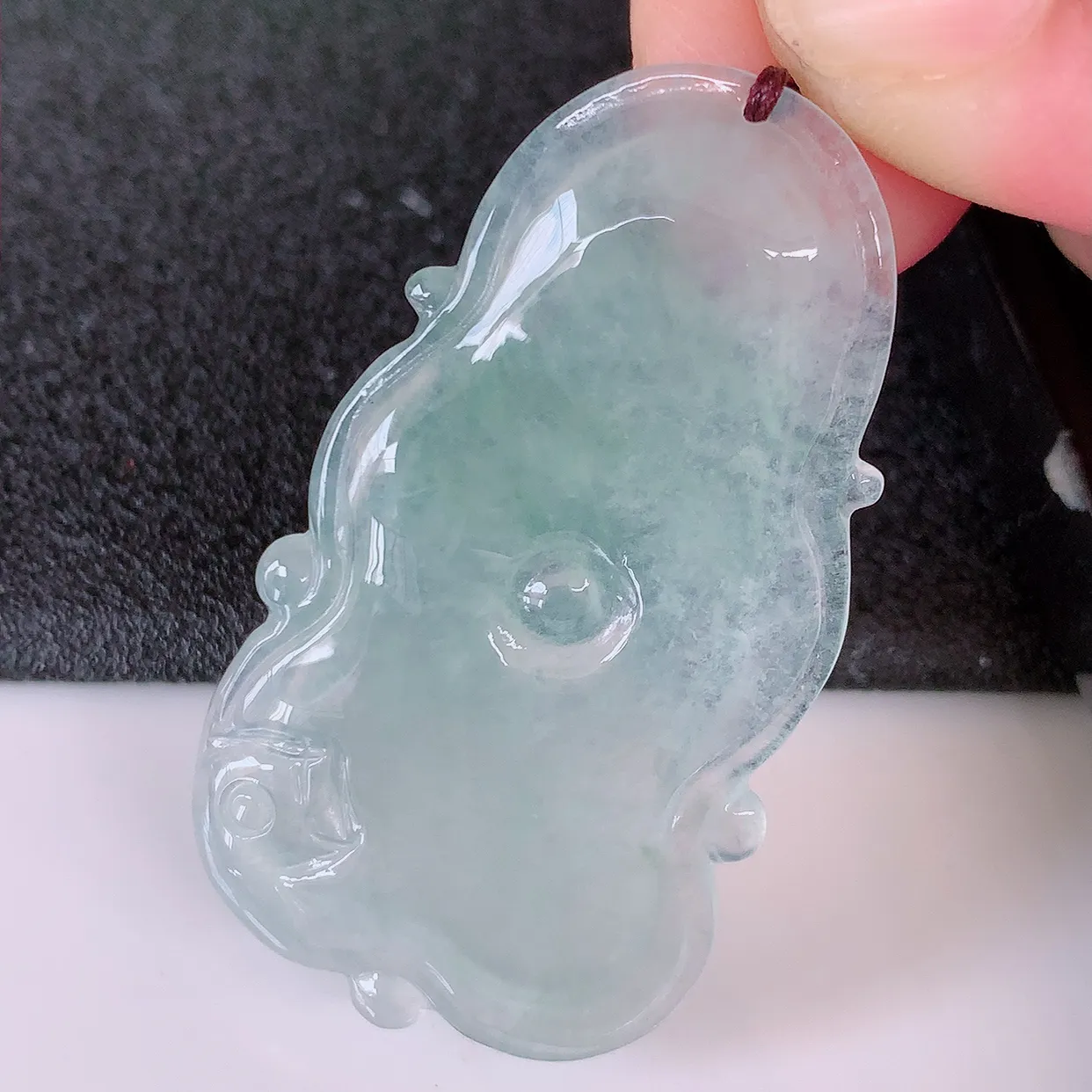 自然光实拍，冰种翡翠荷叶鱼、和和美美玉坠，财源广进，自然隐逸、荷本是素不着尘之物，有和美之寓意。#4