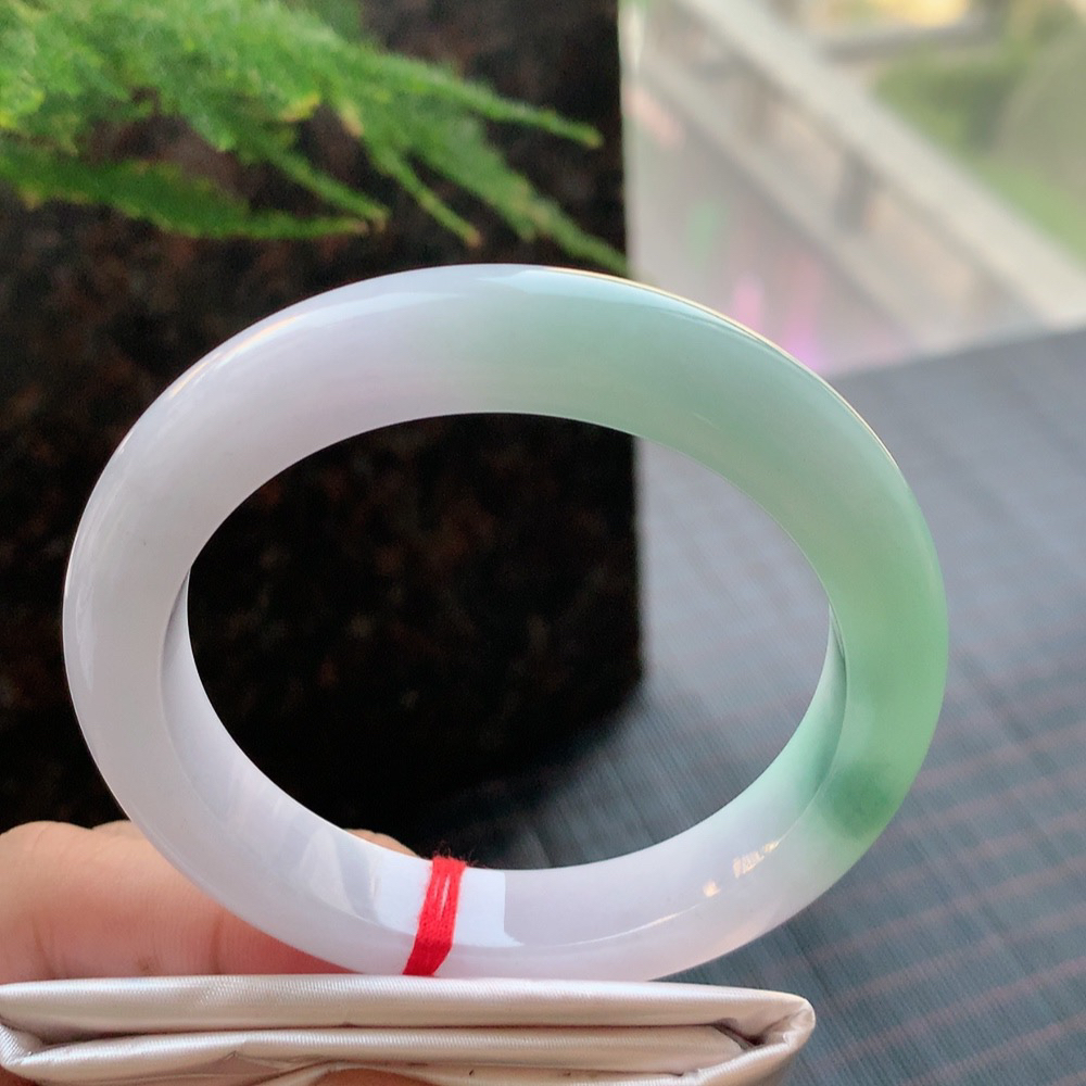 正圈冰糯春彩 无瑕 尺寸:56.1/11.4/8.9 色好