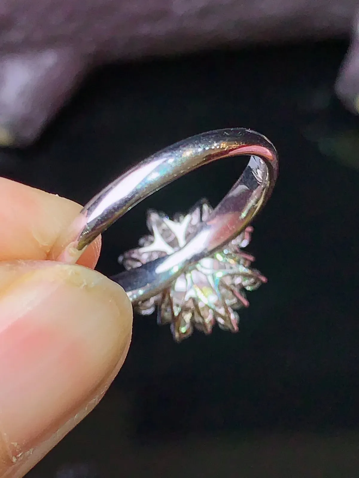 18k金钻镶嵌满绿蛋面戒指 玉质细腻 色泽艳丽 圈13.5 整体尺寸12.7*12*9