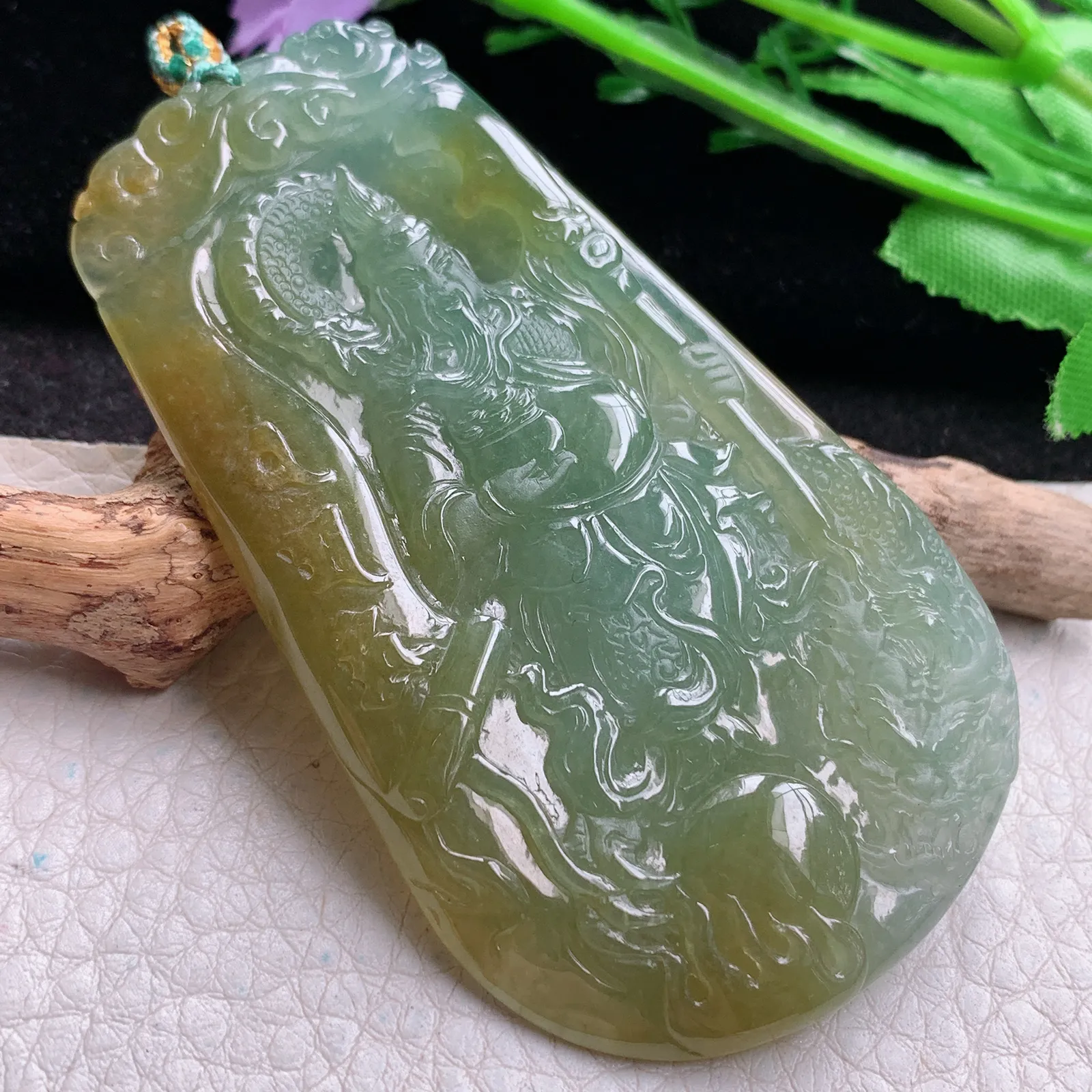 yn实拍74.8*43*5.8缅甸翡翠a货精雕黄加绿御龙关公 玉关公玉吊坠 玉挂件