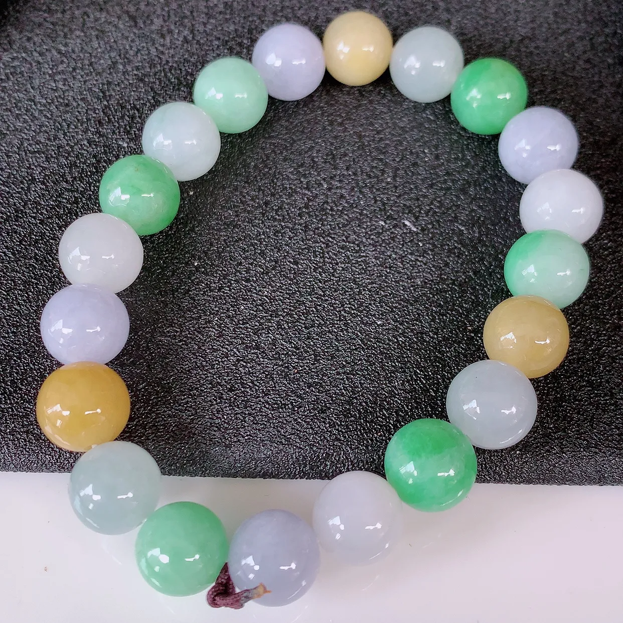 自然光实拍，冰润多宝翡翠手链，多彩翡翠手串，颜色丰富，料子细腻，高档大气，自戴送礼佳品！#46.9取一尺寸9.5mm