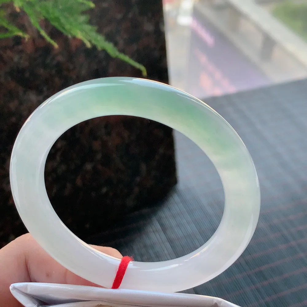 圆条冰玻绿 无瑕 尺寸:59.3/10.5 种色兼备