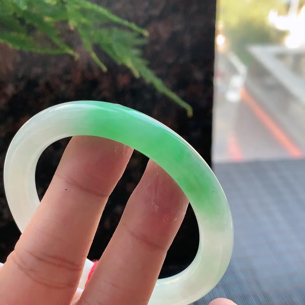 圆条冰阳绿 无瑕 尺寸:53.5/9.1 色好