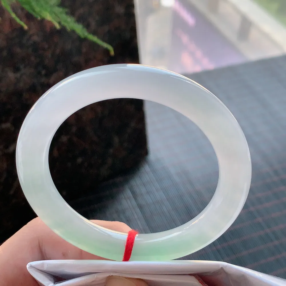 圆条冰玻绿 无瑕 尺寸:59.3/10.5 种色兼备