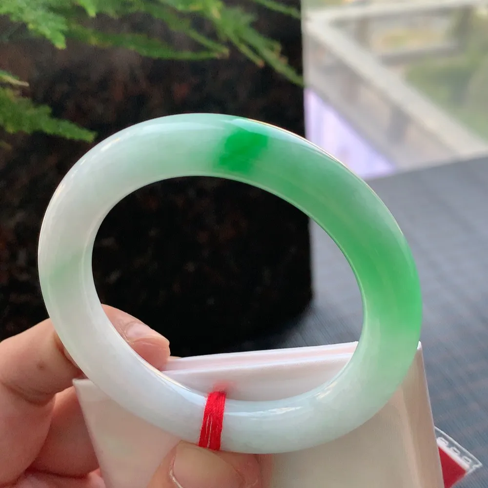 圆条冰糯阳绿 微纹 尺寸:52.1/10.1 色好