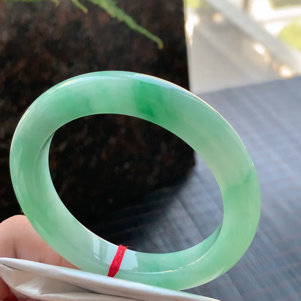 正圈冰糯翠绿 无瑕 尺寸:57.1/10.6/10.1 色好