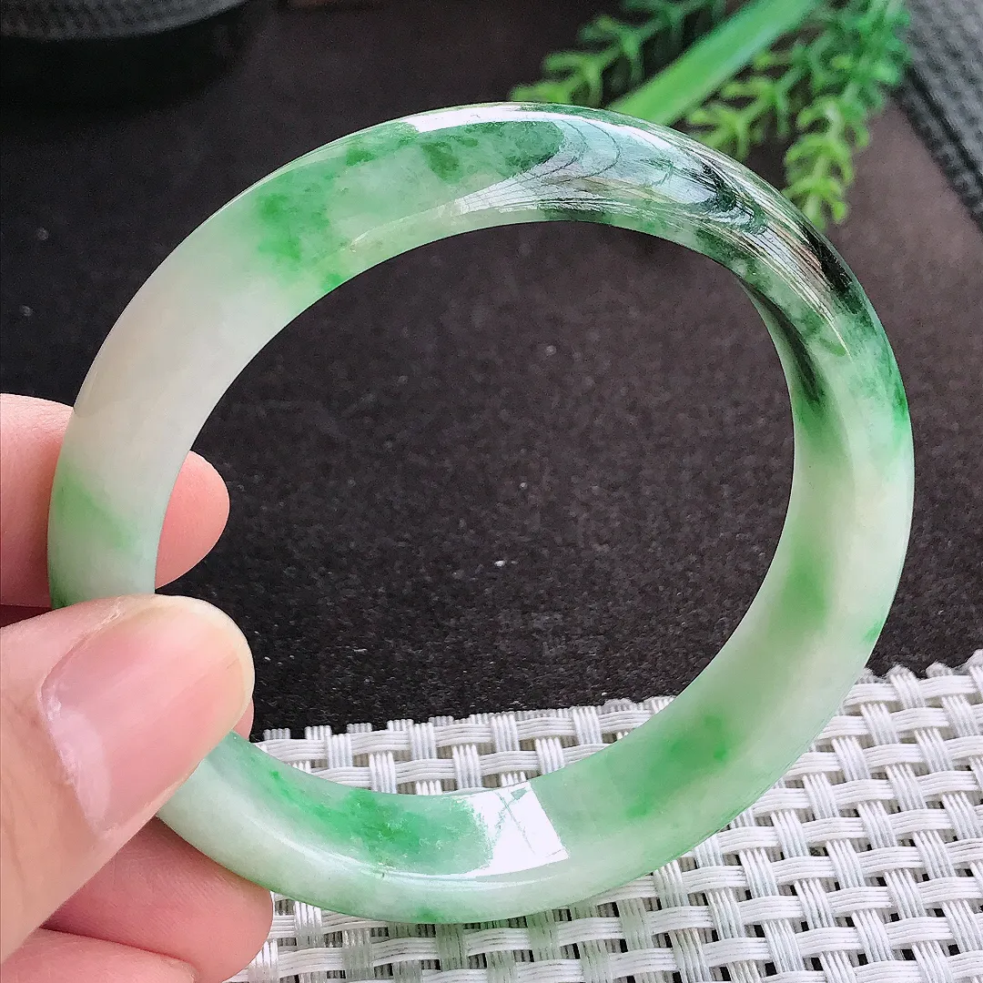 天然A货翡翠58/14/7.5老坑精美温润特色飘花飘绿手镯宽边玉镯