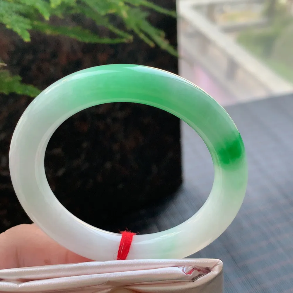 圆条冰糯阳绿 微纹 尺寸:52.1/10.1 色好