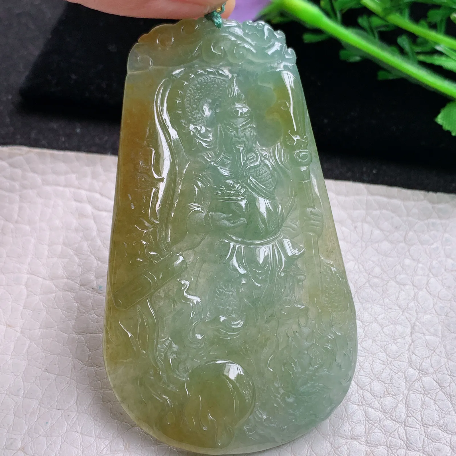 yn实拍74.8*43*5.8缅甸翡翠a货精雕黄加绿御龙关公 玉关公玉吊坠 玉挂件