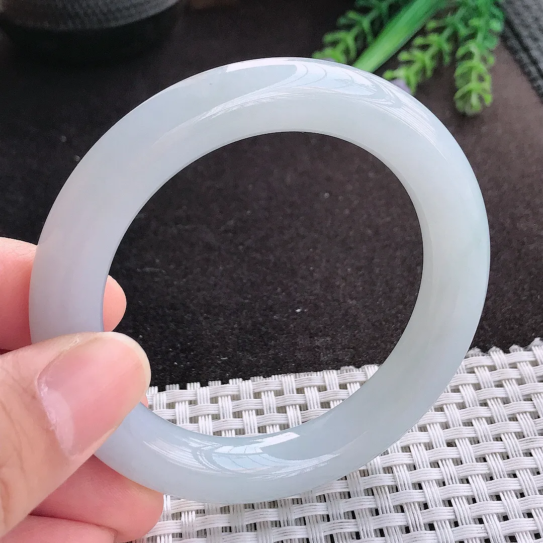 天然A货翡翠53.5/10.8老坑秀气冰胶晴水圆条手镯翡翠玉镯