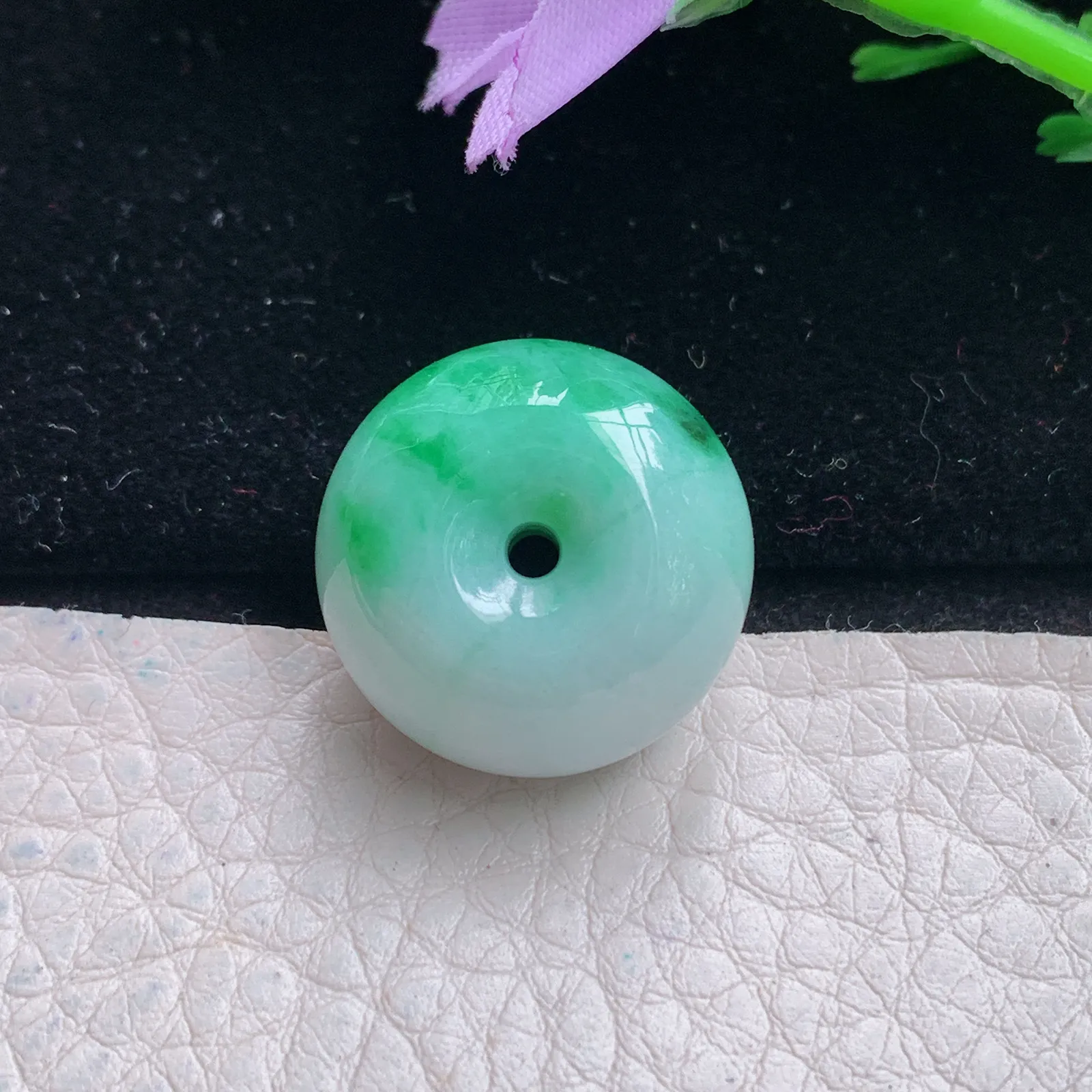 qz实拍20*12缅甸翡翠a货精雕飘花路跟通 财运亨通玉吊坠 玉挂件