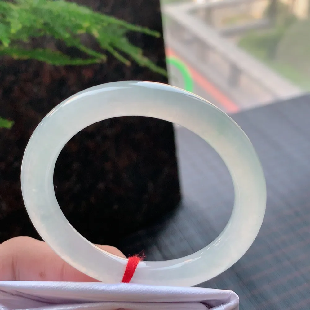 圆条高冰种 无瑕 尺寸:52.7/8.6 种水好